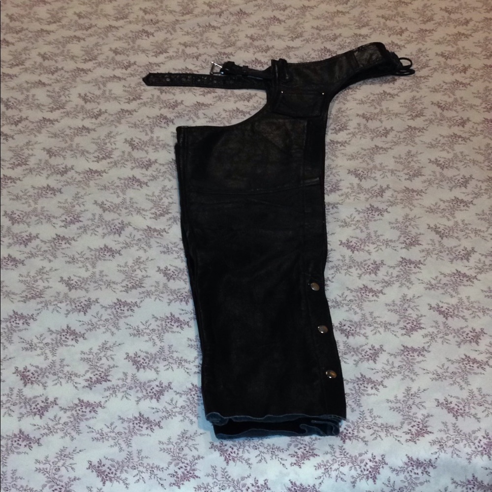 Black leather Ass-less chaps😻